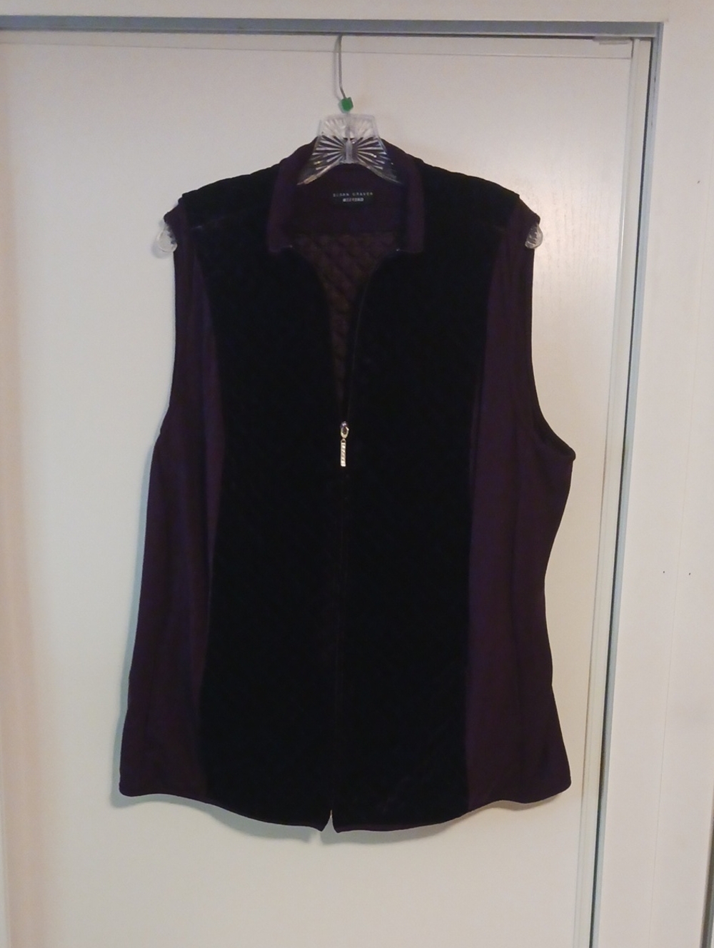 Ellen Tracy Black and Deep Purple Quilted Front Zip Vest